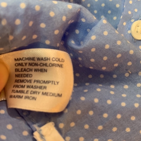 Gap Fitted Blue and White Polka Dot Button Down - Picture 13 of 13
